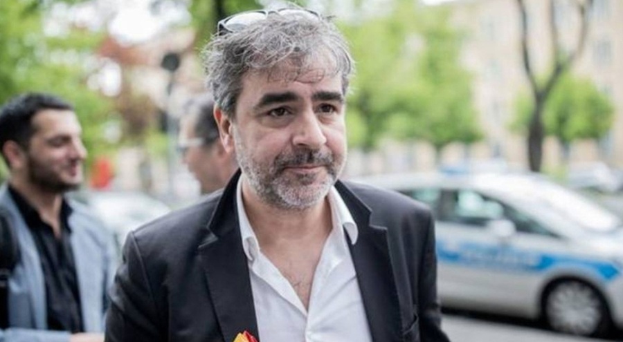 Gazeteci Deniz Yücel hakkında yakalama kararı