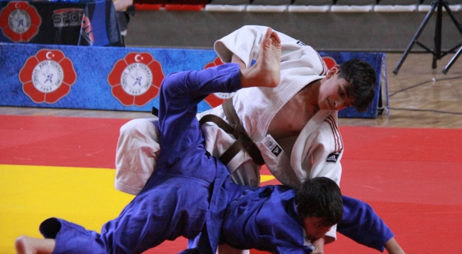Judo Yıldızlar Türkiye Şampiyonası başladı