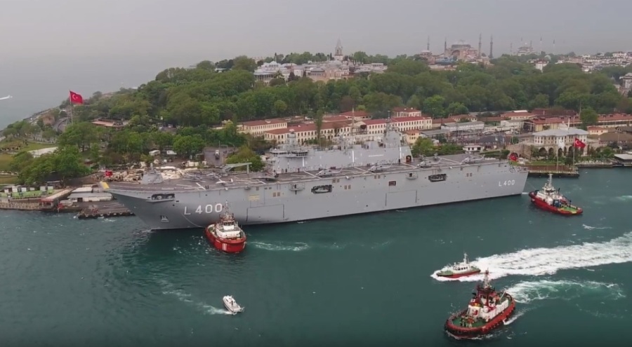 TCG Anadolu Sarayburnu Limanı'na demirledi