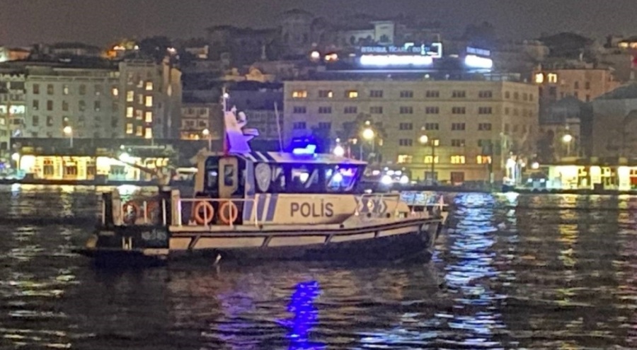 Galata Köprüsü'nden denize düşen vatandaş yaşamını yitirdi