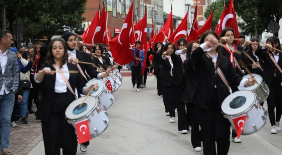 Bursa İnegöl'de 19 Mayıs heyecanı sokaklara taştı