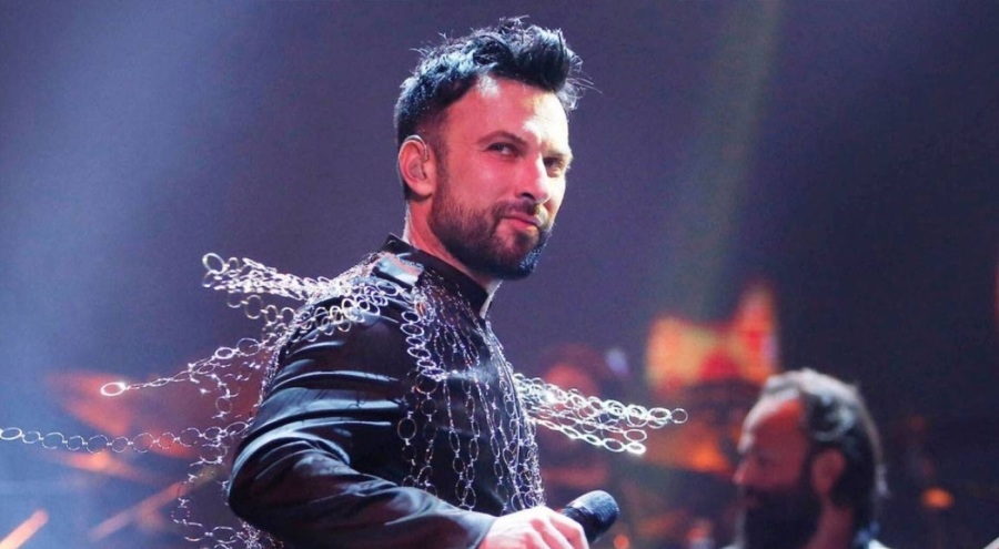 Tarkan, Cumhuriyet'in 100 yılı ve Atatürk için yazdığı marştan bir bölüm paylaştı