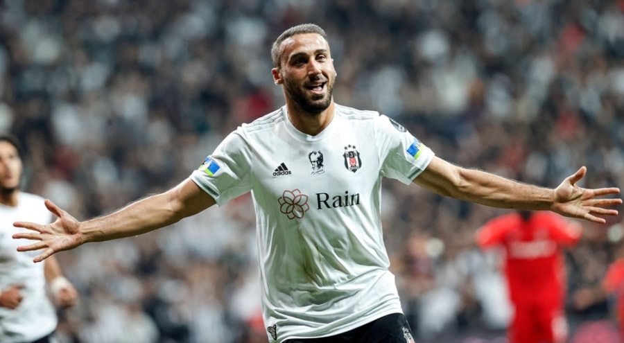 Beşiktaş Cenk Tosun ile 3 yıllık yeni sözleşme imzalıyor