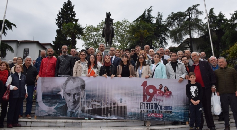 CHP Bursa Örgütü'nden 19 Mayıs kutlaması