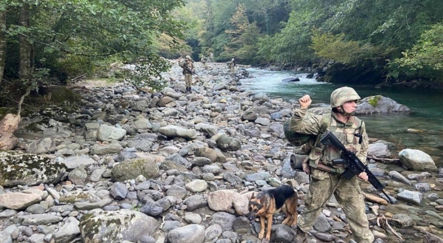 MSB: Yunanistan'dan ülkemize zorla gönderilmeye çalışılan 39 kişi yakalandı