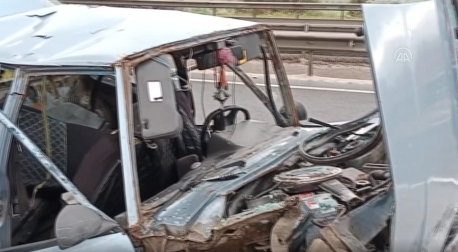 Bolu'da korkutan kaza! Çok sayıda yaralı var