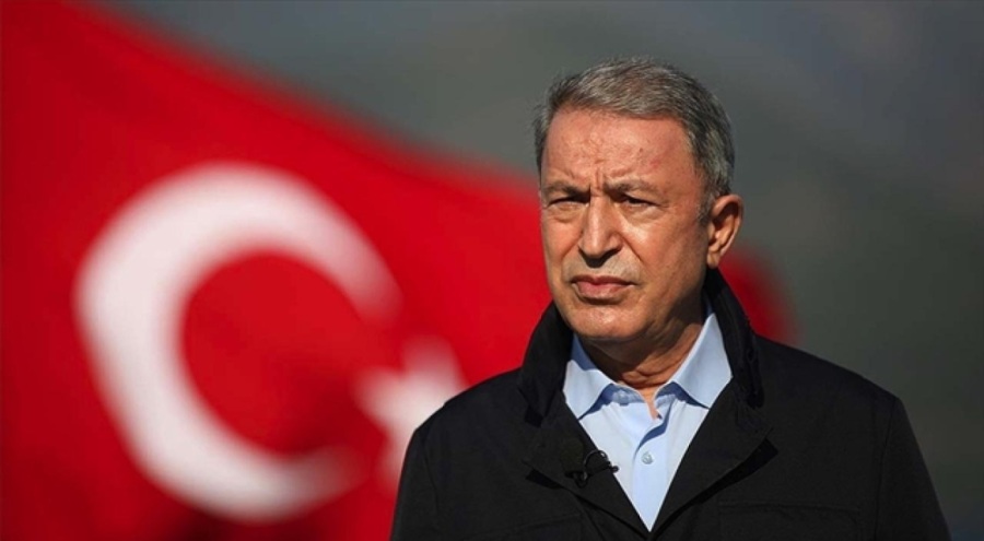 Bakan Akar'dan depremzedelere: Başımızın tacısınız