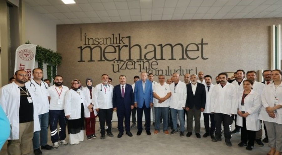 Bakan Koca'dan 'Defne' paylaşımı: İnsanlık ve merhamette öndeyiz