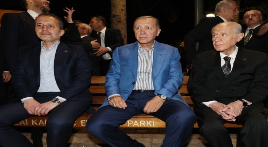 Cumhurbaşkanı Erdoğan koruma müdürünün uzattığı suyu içmedi