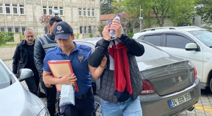 4 kişinin öldüğü kazada alkollü çıkan otomobil sürücüsüne gözaltı!