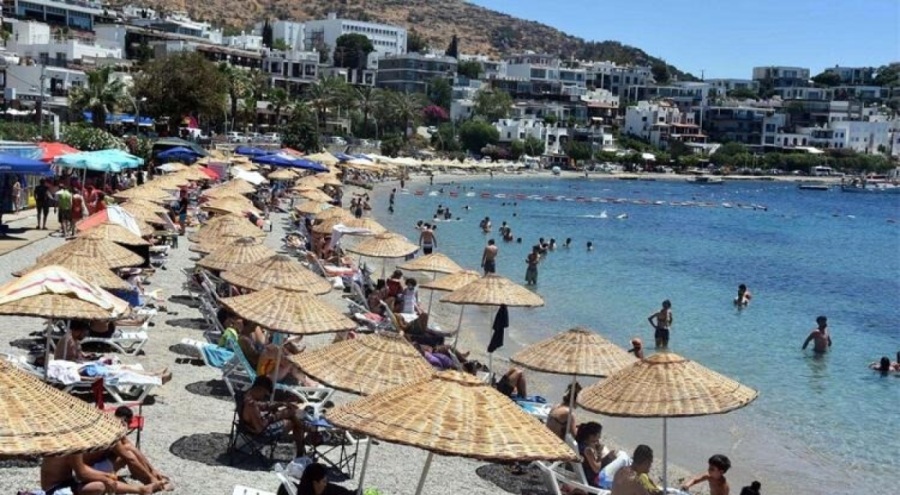 Turistler Bodrum'a akın etti