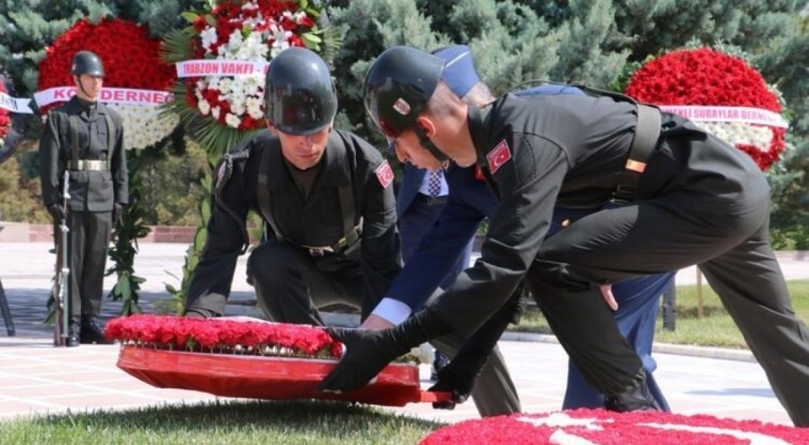 5'inci Cumhurbaşkanı Cevdet Sunay, mezarı başında anıldı