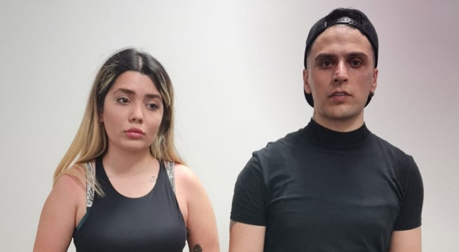 İranlı ünlü şarkıcı sahte pasaportla kaçarken yakalandı