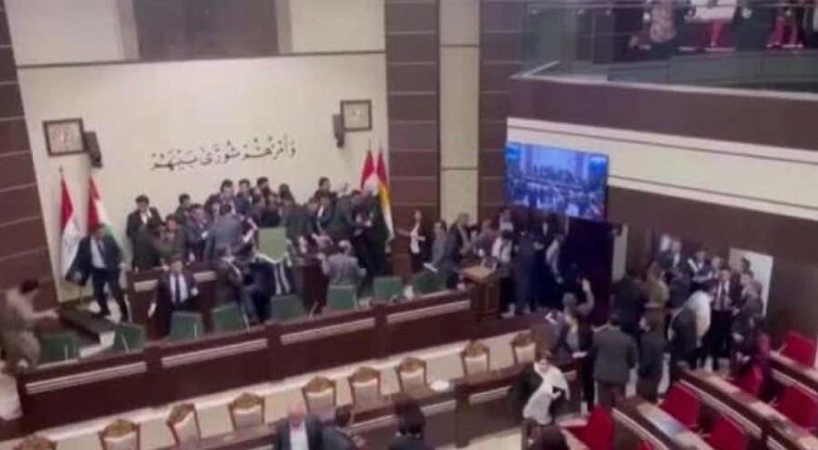 IKBY meclisinde milletvekilleri arasında kavga