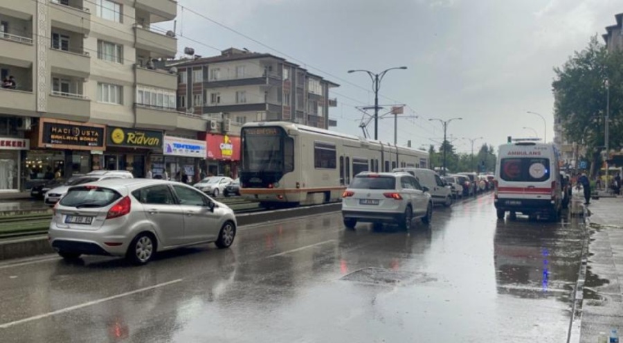 Gaziantep'te tramvayın çarptığı çocuk öldü