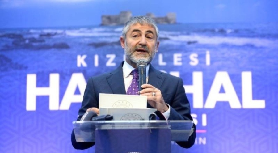 Bakan Nebati'den tribünlere: Türkiye, stadyumda 'yuh' çekerek indirilecek bir ülke değildir