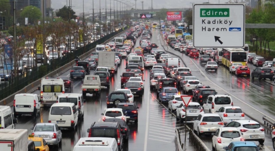 Trafikteki taşıt sayısı 176 bin 662 yükseldi