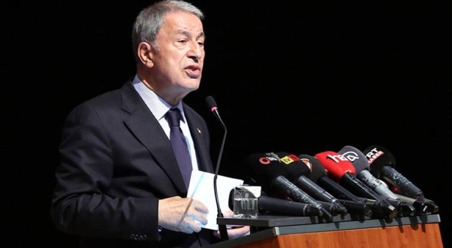 Bakan Akar: Can havliyle sınırlarımıza gelmişler; nasıl içeri almayalım?