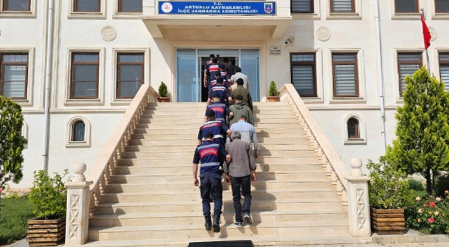 Mardin'de terör örgütüne operasyon: 17 gözaltı