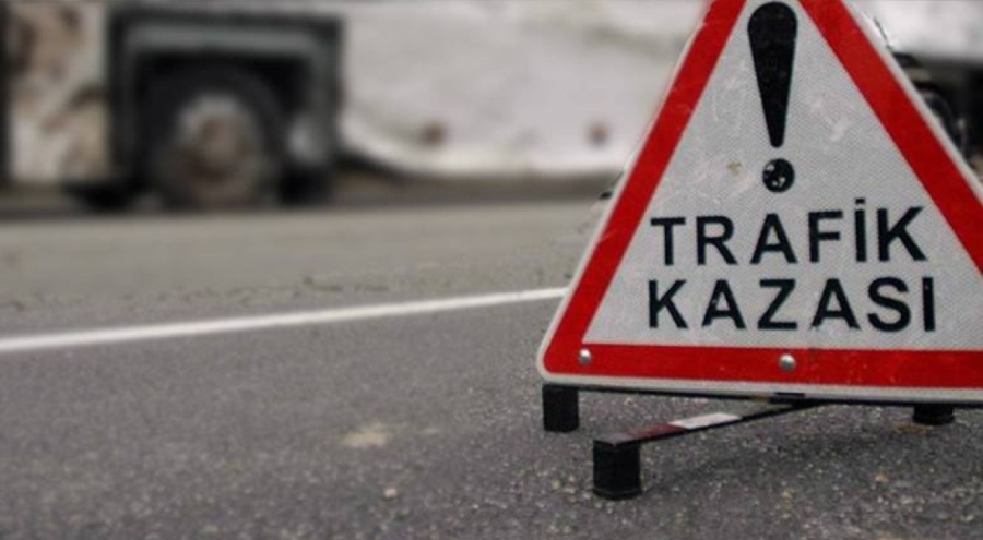 Otomobil belediye işçilerinin arasına daldı, 4 kişi hayatını kaybetti