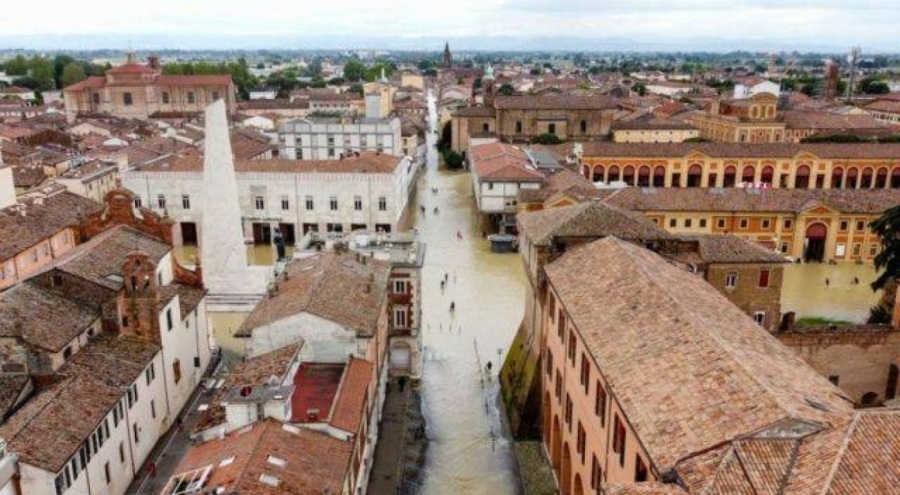 İtalya'da selde hayatını kaybedenlerin sayısı 15'e çıktı
