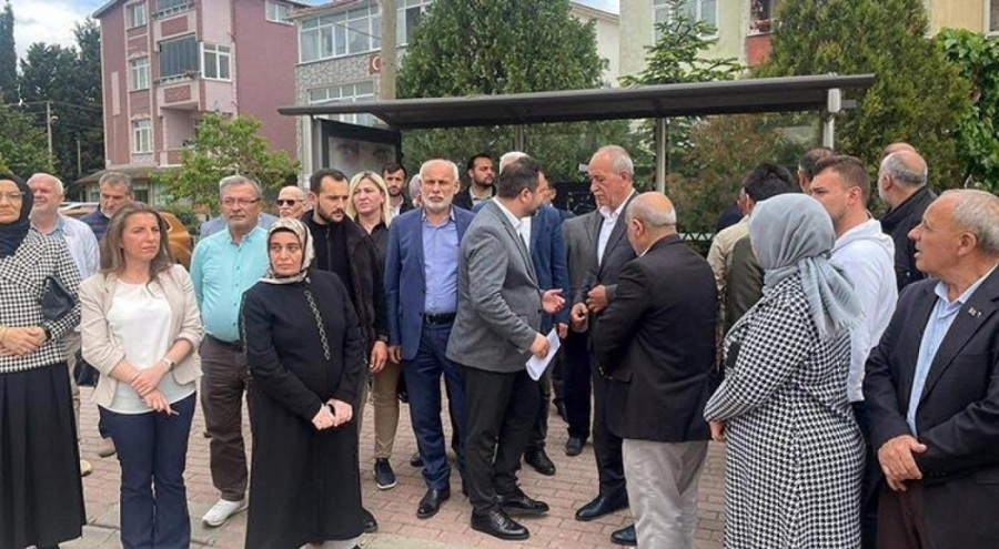 AK Parti'den Tekirdağ'da asılan broşürler için suç duyurusu