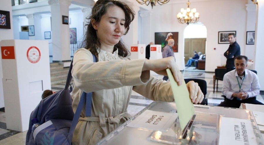 Yurt dışı ve gümrüklerde oy kullanan seçmen sayısı 1,8 milyonu aştı