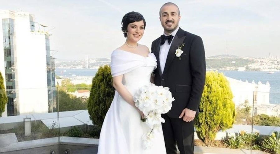 Ezgi Mola hamile olduğunu açıkladı