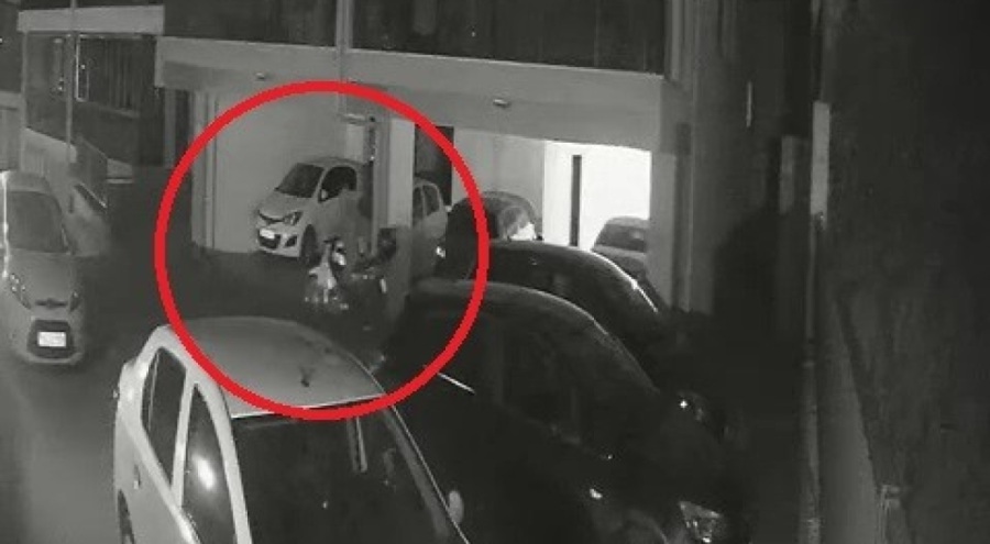 Bursa'da 30 bin liralık motosikleti sitenin bahçesinden çaldı
