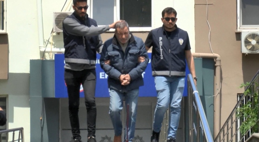 Üsküdar'da çarşaflı kadınları çay bahçesinden kovduğu iddia edilmişti! Çalışan adliyeye sevk edildi