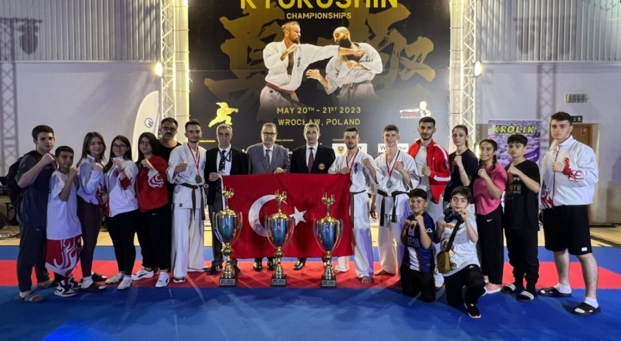 Bursa Yıldırımlı sporculardan tarihi başarı