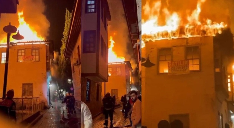 Antalya'da 22 milyon liraya satışta olan tarihi bina alev alev yandı