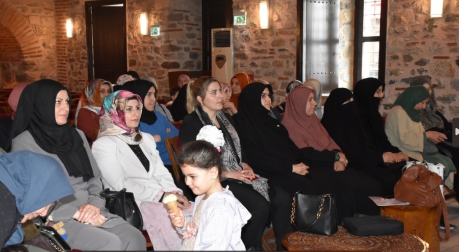 Bursa'da kadınlar, Cumhurbaşkanı Erdoğan'a destek için bir araya geldi