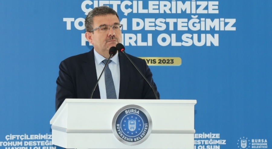 Bursa Büyükorhan'da çiftçiye silajlık mısır tohumu dağıtıldı