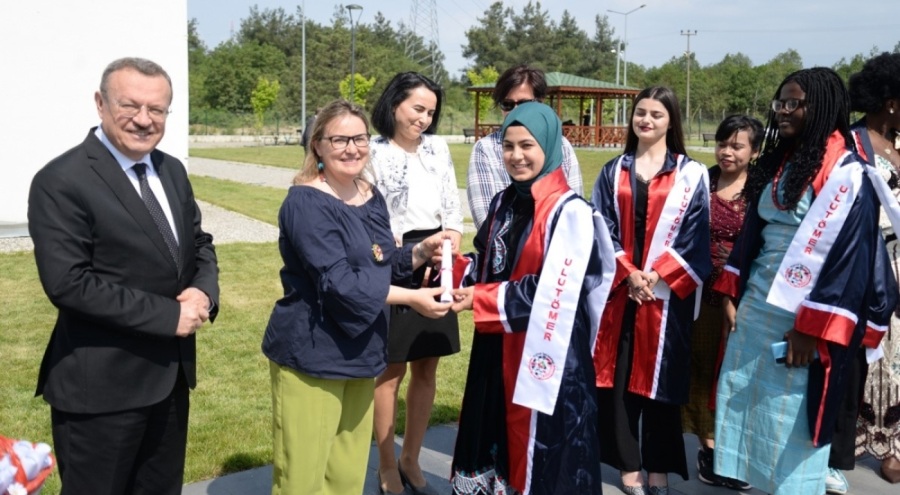 Bursa'daki misafir öğrenciler mezun oldu