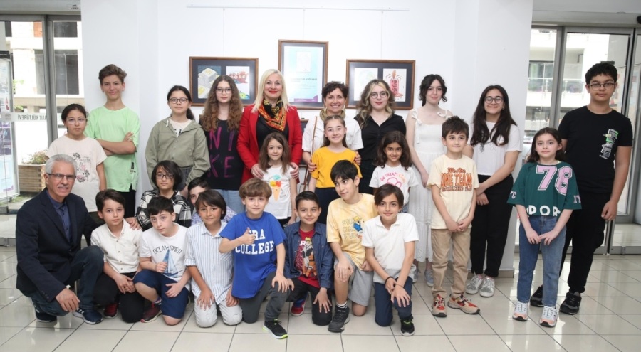 Bursa Nilüfer'de küçüklerden mesaj dolu çizgiler
