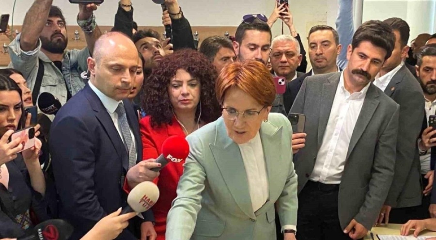 İYİ Parti lideri Akşener, oyunu kullandı