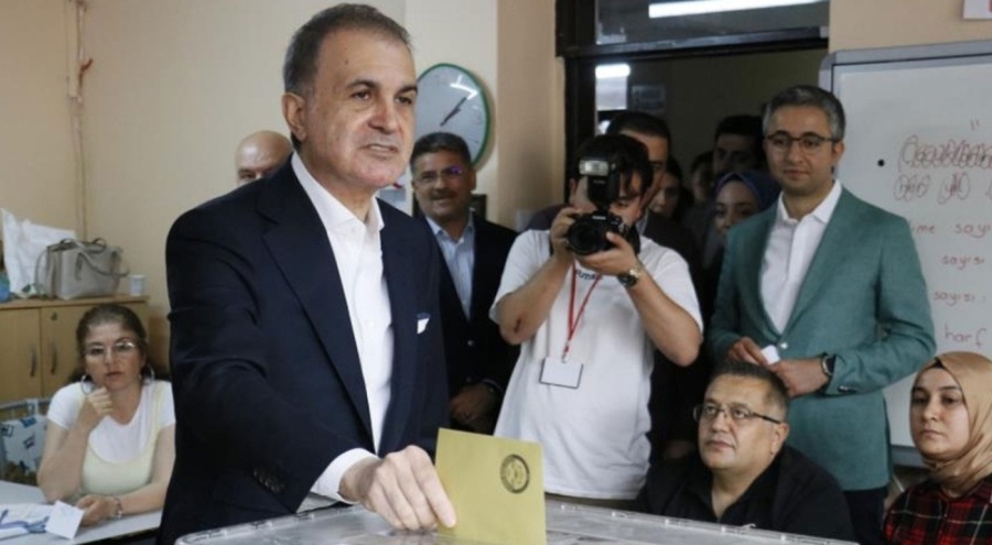 AK Parti Sözcüsü Ömer Çelik oyunu kullandı