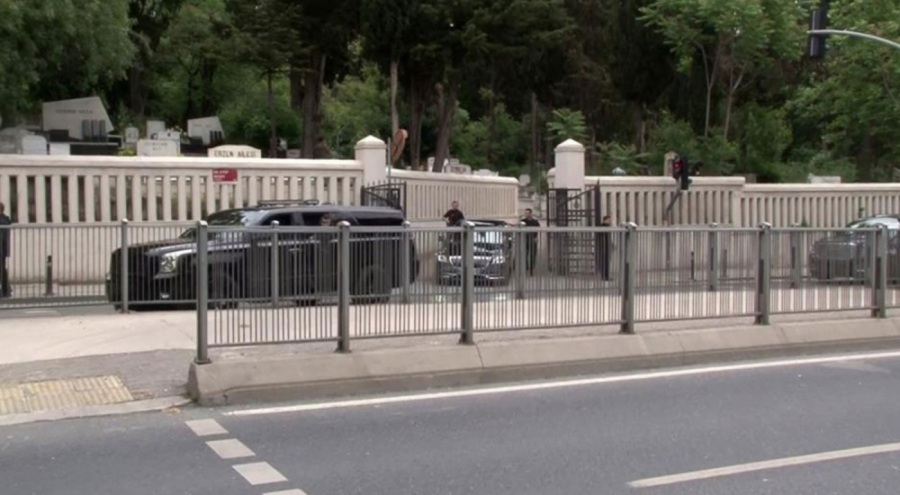 Erdoğan'dan anne ve babasının mezarına ziyaret