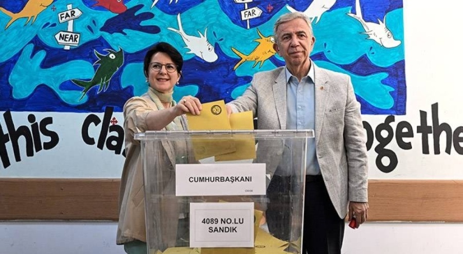 Mansur Yavaş oyunu kullandı