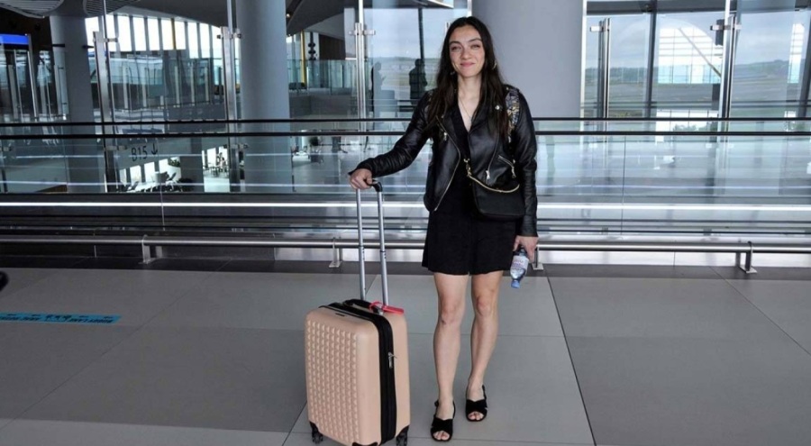 Cannes'da ödül alan Merve Dizdar yurda döndü: Şimdi oyumu kullanacağım