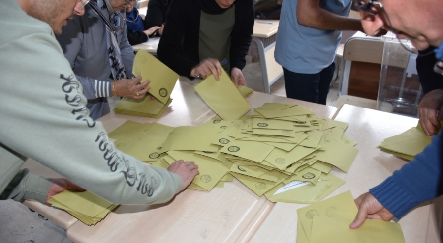 Sivas'ta oy verme işlemi tamamlandı
