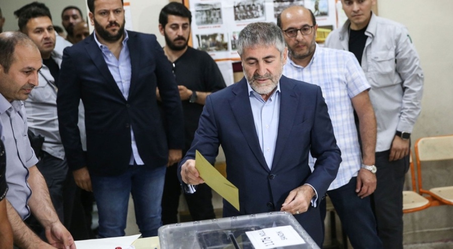 Bakan Nebati'nin sandığından Erdoğan çıktı