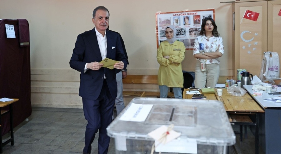 Ömer Çelik'in sandığından Kılıçdaroğlu çıktı