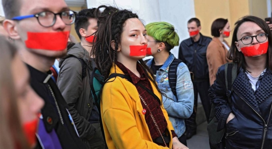 Rusya'da "cinsiyet değiştirmeyi yasaklayan" yasa tasarı meclise sunuldu