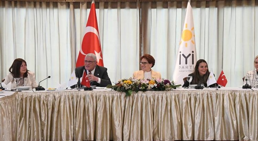 Akşener, milletvekili seçilen İyi Partililer ile görüştü