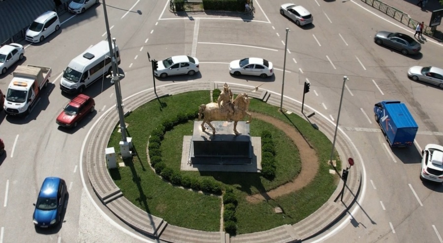 Bursa'da Osmangazi Heykeli'nin restorasyonu tamamlandı
