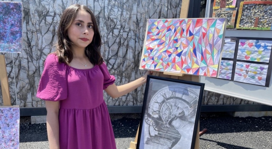 Malatya'da yaşadığı konteynerde resim sergisi açtı