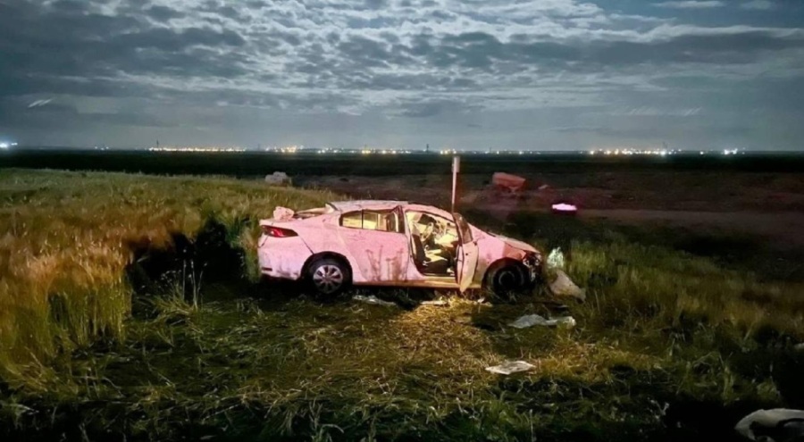 Karşı şeride geçen tır iki araca çarptı: 1 ölü 7 yaralı