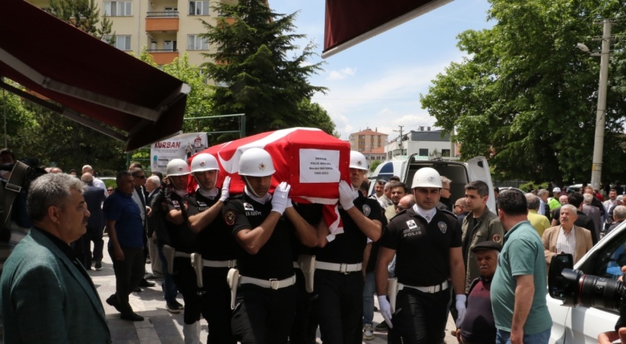 Polis memuru, kalp krizinden hayatını kaybetti